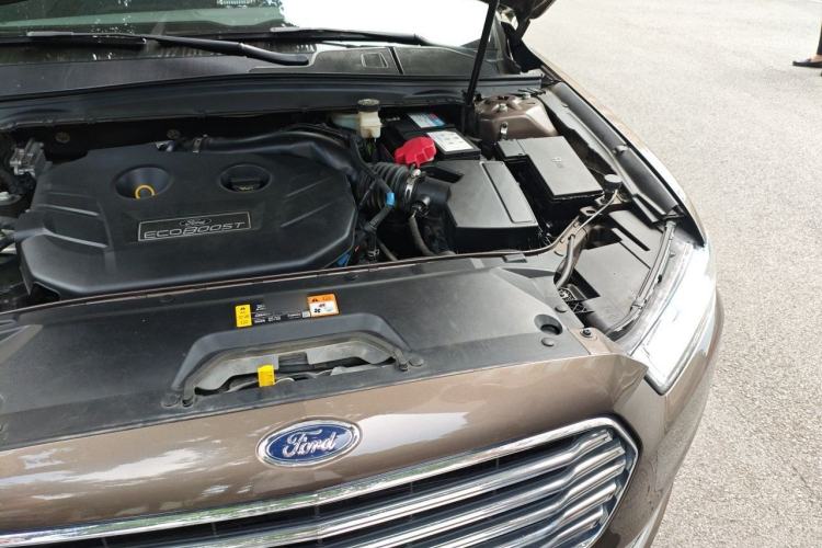 Used Ford Taurus 2015 EcoBoost 245 Luxury Model Engine Bay Left
