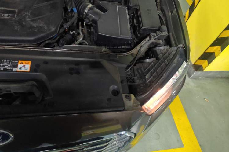 Used Ford Taurus 2015 EcoBoost 245 Fashion Edition Engine Bay Left