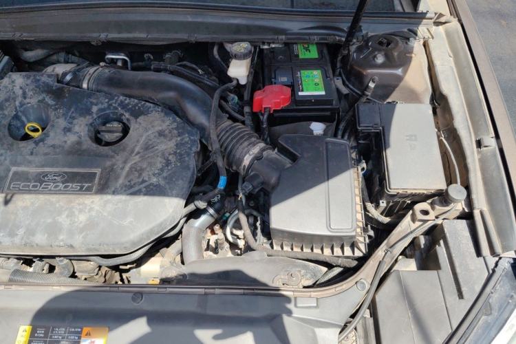 Used Ford Taurus 2015 EcoBoost 245 Luxury Model Engine Bay Left