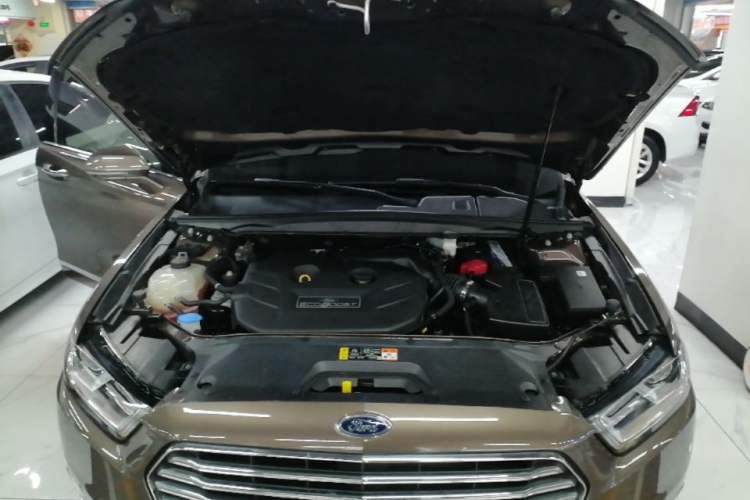 Used Ford Taurus 2015 EcoBoost 245 Ultimate Model Engine Bay