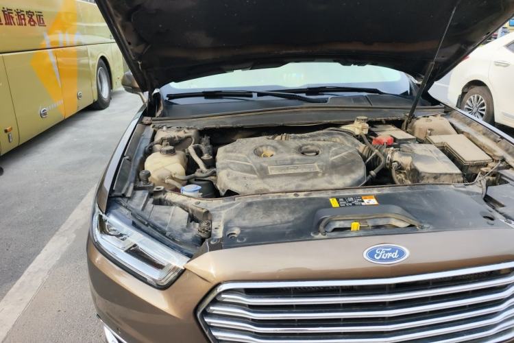 Used Ford Taurus 2015 EcoBoost 245 Ultimate Model Engine Bay Right