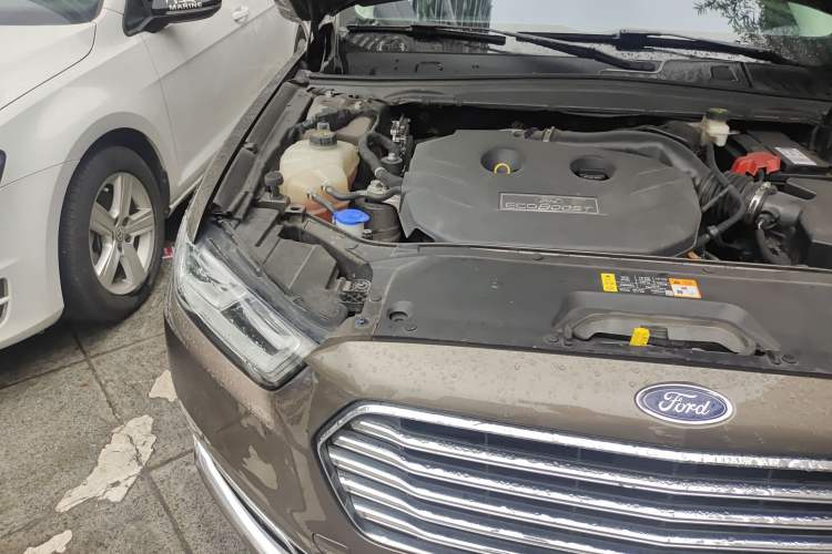 Used Ford Taurus 2015 EcoBoost 245 Luxury Model Engine Bay Right