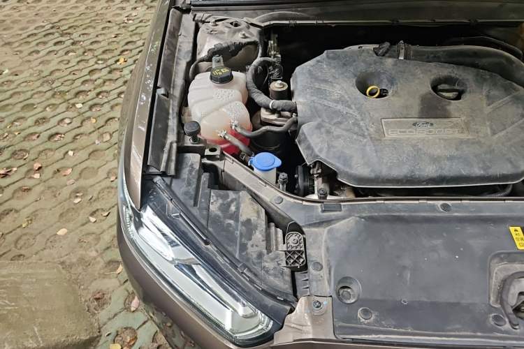 Used Ford Taurus 2015 EcoBoost 245 Ultimate Model Engine Bay Right