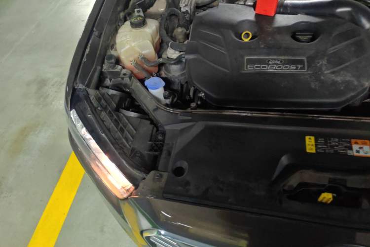 Used Ford Taurus 2015 EcoBoost 245 Fashion Edition Engine Bay Right