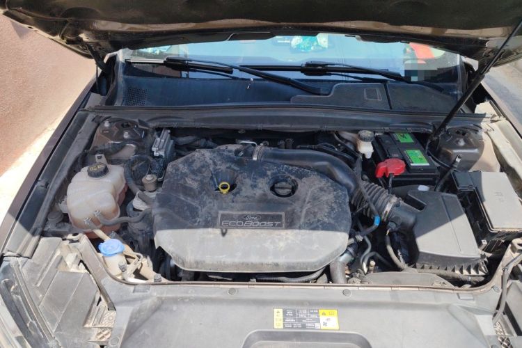 Used Ford Taurus 2015 EcoBoost 245 Luxury Model Engine Bay