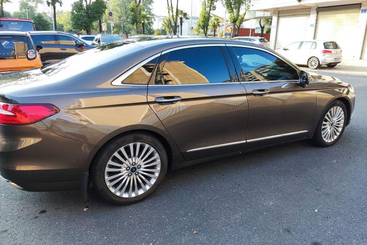 Used Ford Taurus 2015 EcoBoost 245 Ultimate Model Exterior 4