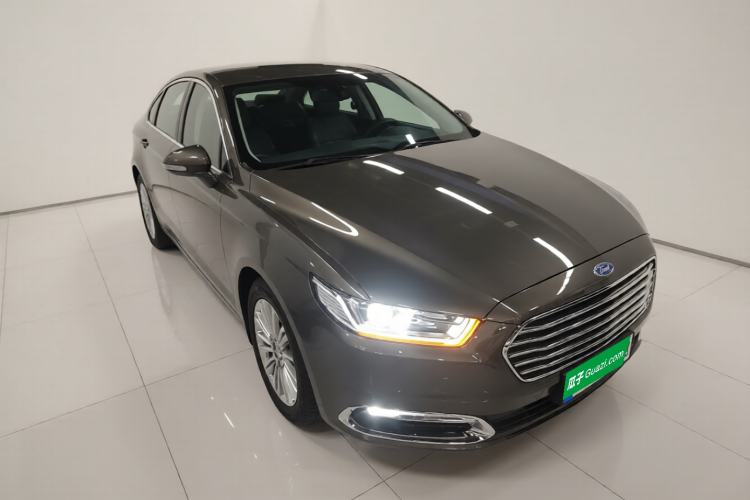 Used Ford Taurus 2015 EcoBoost 245 Luxury Model Front Right 45 Deg