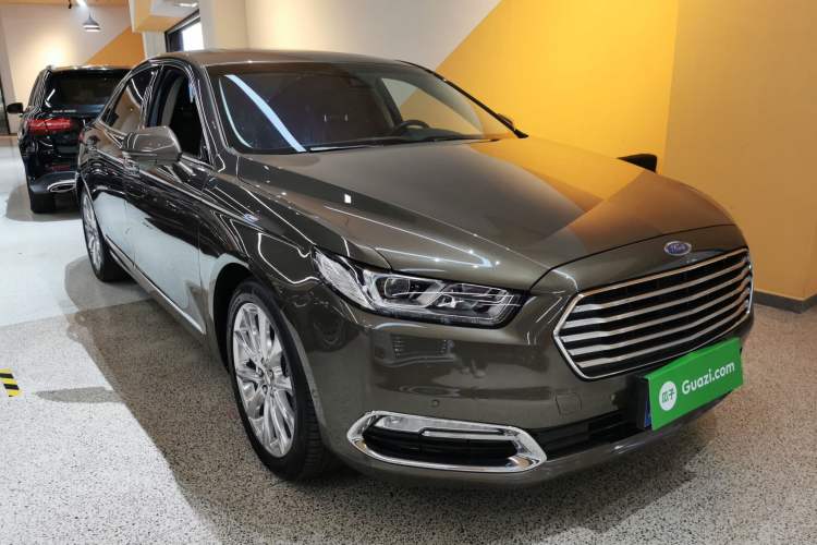 Used Ford Taurus 2015 EcoBoost 325 V6 Flagship Model Front Right 45 Deg