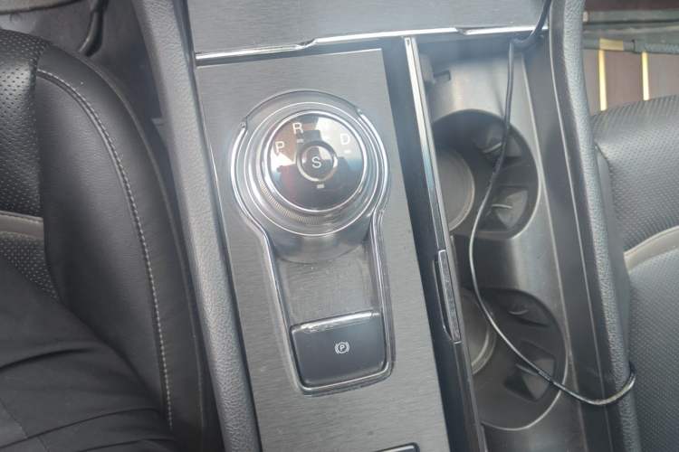 Used Ford Taurus 2015 EcoBoost 245 Luxury Model Gear Lever