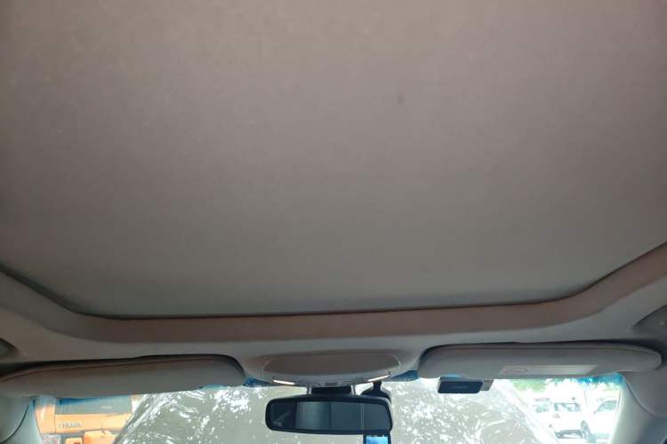 Used Ford Taurus 2015 EcoBoost 245 Luxury Model Headliner