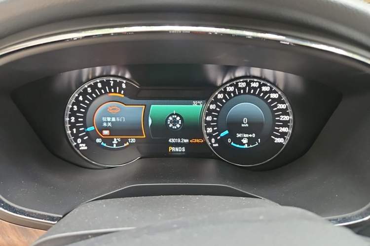 Used Ford Taurus 2015 EcoBoost 245 Ultimate Model Instrument Cluster