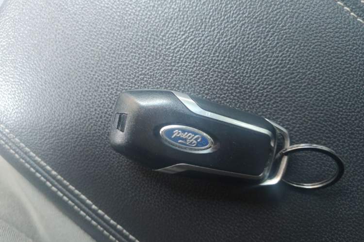 Used Ford Taurus 2015 EcoBoost 245 Luxury Model Interior 1