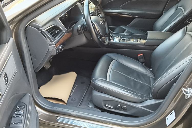 Used Ford Taurus 2015 EcoBoost 245 Ultimate Model Interior 2