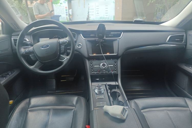 Used Ford Taurus 2015 EcoBoost 245 Luxury Model Interior 2