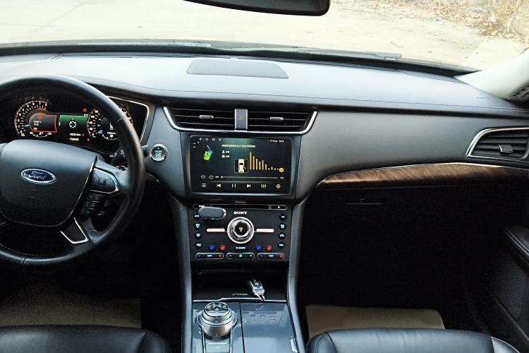 Used Ford Taurus 2015 EcoBoost 245 Ultimate Model Interior 3