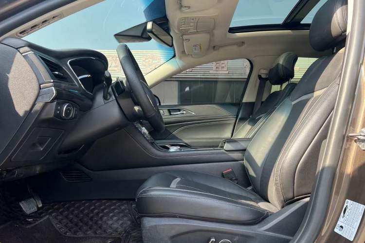Used Ford Taurus 2015 EcoBoost 245 Luxury Model Interior 3