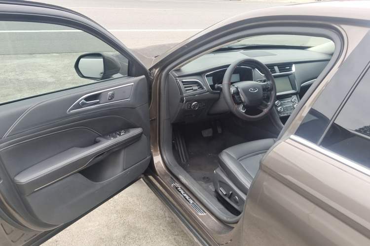 Used Ford Taurus 2015 EcoBoost 245 Fashion Edition Interior 6
