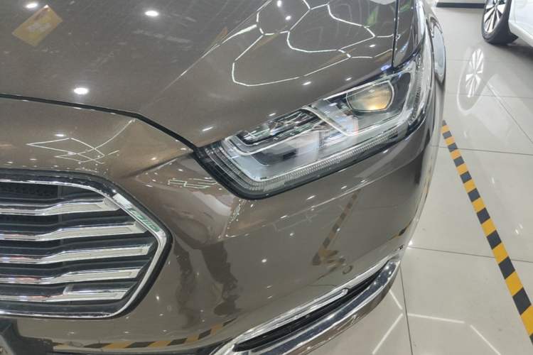 Used Ford Taurus 2015 EcoBoost 245 Luxury Model Left Front Headlight