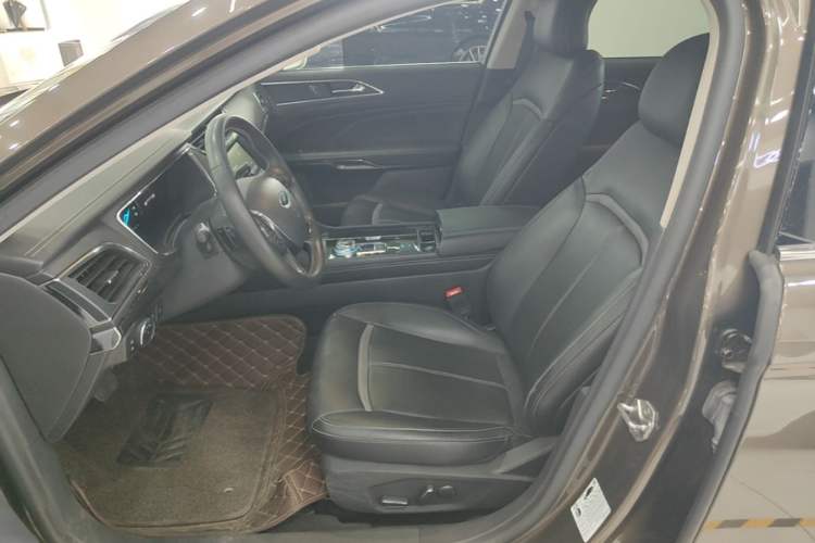 Used Ford Taurus 2015 EcoBoost 245 Luxury Model Left Front Seat