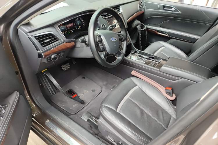 Used Ford Taurus 2015 EcoBoost 245 Ultimate Model Left Front Seat