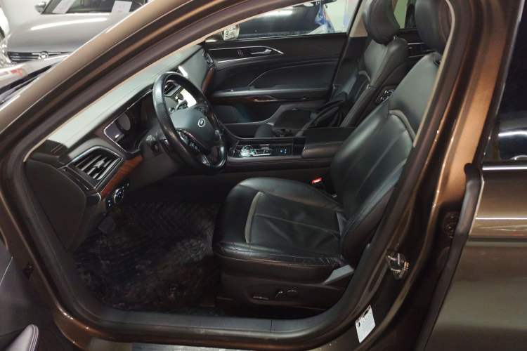 Used Ford Taurus 2015 EcoBoost 245 Ultimate Model Left Front Seat