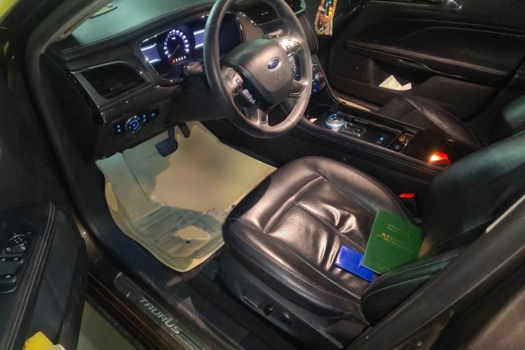 Used Ford Taurus 2015 EcoBoost 245 Fashion Edition Left Front Seat