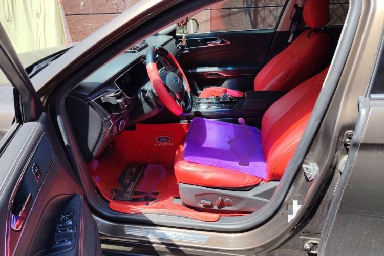 Used Ford Taurus 2015 EcoBoost 245 Luxury Model Left Front Seat