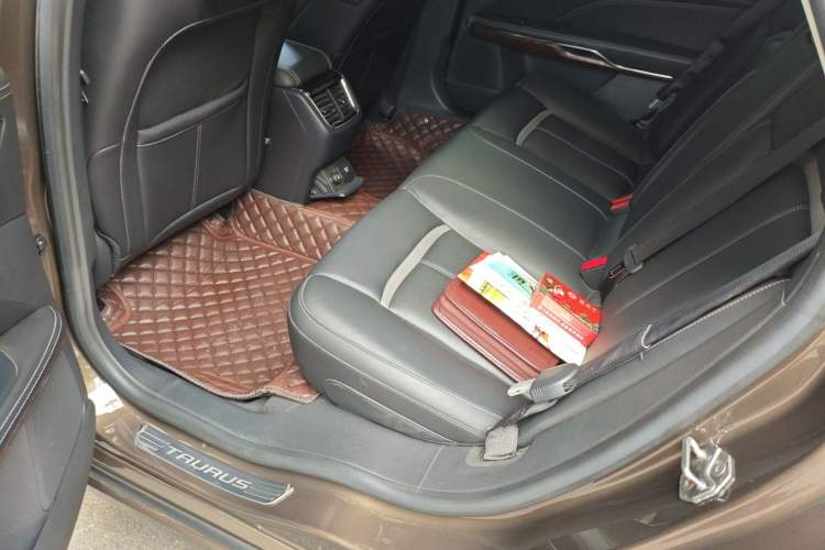 Used Ford Taurus 2015 EcoBoost 245 Luxury Model Left Rear Seat