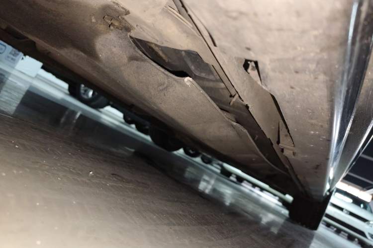 Used Ford Taurus 2015 EcoBoost 245 Ultimate Model Left Side Sill