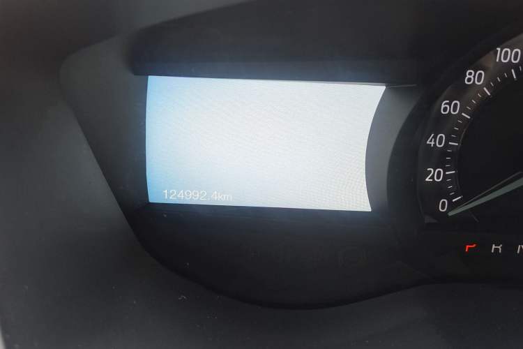 Used Ford Taurus 2015 EcoBoost 245 Fashion Edition Odometer Close Up