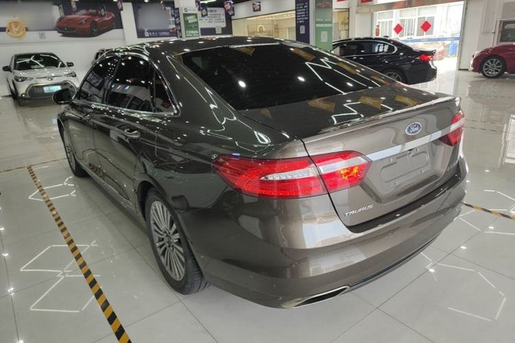 Used Ford Taurus 2015 EcoBoost 245 Luxury Model Rear Left 45 Deg