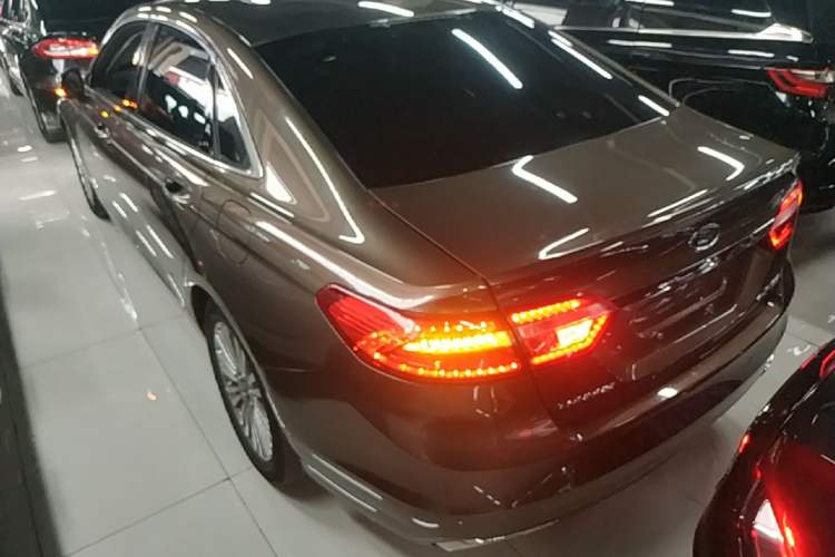 Used Ford Taurus 2015 EcoBoost 245 Luxury Model Rear Left 45 Deg