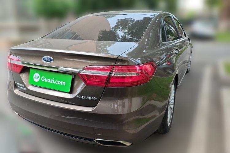 Used Ford Taurus 2015 EcoBoost 245 Luxury Model Rear Right 45 Deg