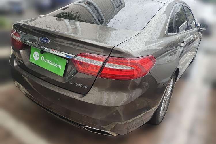 Used Ford Taurus 2015 EcoBoost 245 Luxury Model Rear Right 45 Deg