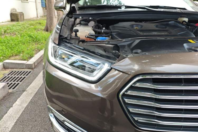 Used Ford Taurus 2015 EcoBoost 245 Luxury Model Right Front Headlight