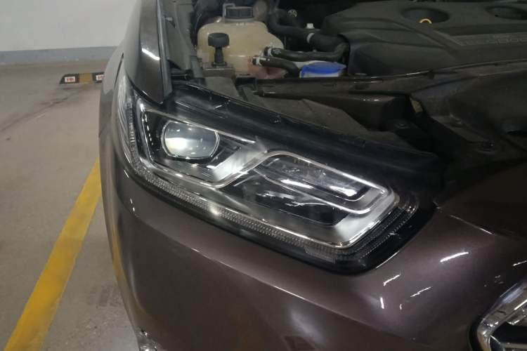 Used Ford Taurus 2015 EcoBoost 245 Luxury Model Right Front Headlight