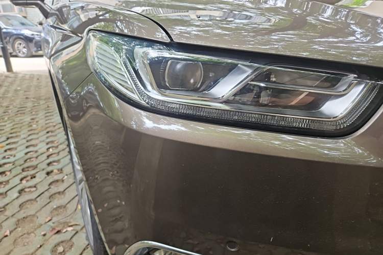 Used Ford Taurus 2015 EcoBoost 245 Ultimate Model Right Front Headlight