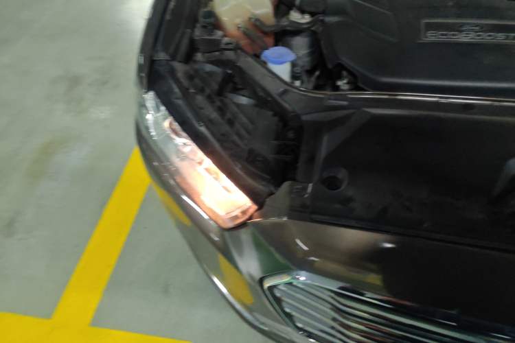 Used Ford Taurus 2015 EcoBoost 245 Fashion Edition Right Front Headlight