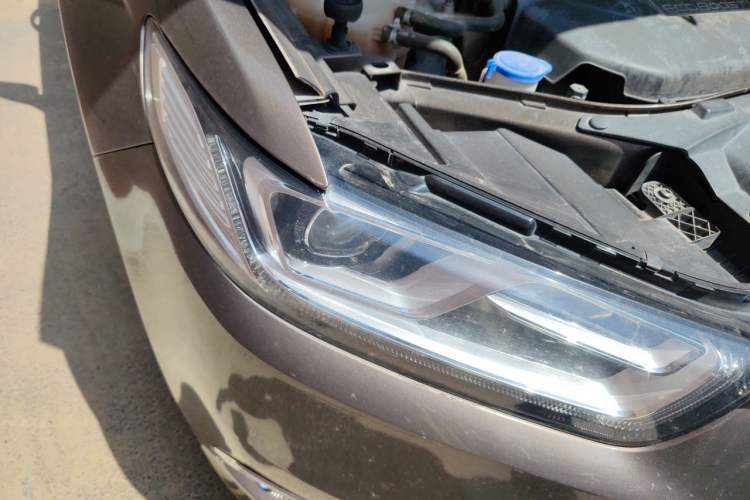 Used Ford Taurus 2015 EcoBoost 245 Luxury Model Right Front Headlight