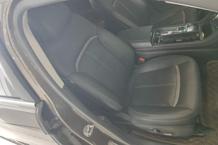 Used Ford Taurus 2015 EcoBoost 245 Luxury Model Right Front Seat