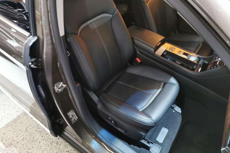 Used Ford Taurus 2015 EcoBoost 325 V6 Flagship Model Right Front Seat