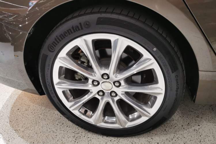 Used Ford Taurus 2015 EcoBoost 325 V6 Flagship Model Right Rear Wheel Hub
