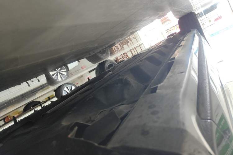 Used Ford Taurus 2015 EcoBoost 245 Luxury Model Right Side Sill