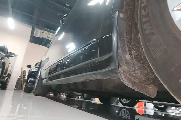 Used Ford Taurus 2015 EcoBoost 245 Luxury Model Right Side Sill