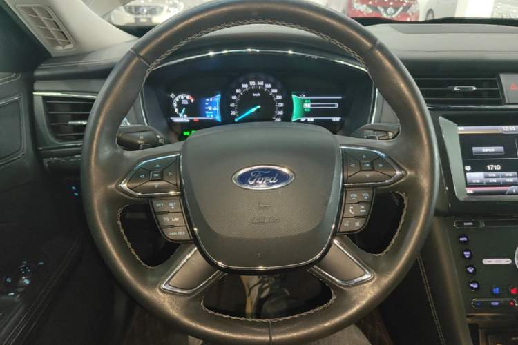 Used Ford Taurus 2015 EcoBoost 245 Luxury Model Steering Wheel