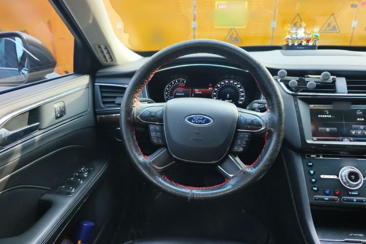 Used Ford Taurus 2015 EcoBoost 245 Ultimate Model Steering Wheel