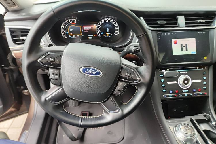 Used Ford Taurus 2015 EcoBoost 245 Ultimate Model Steering Wheel
