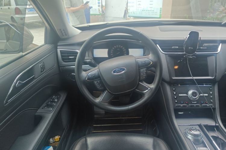 Used Ford Taurus 2015 EcoBoost 245 Luxury Model Steering Wheel