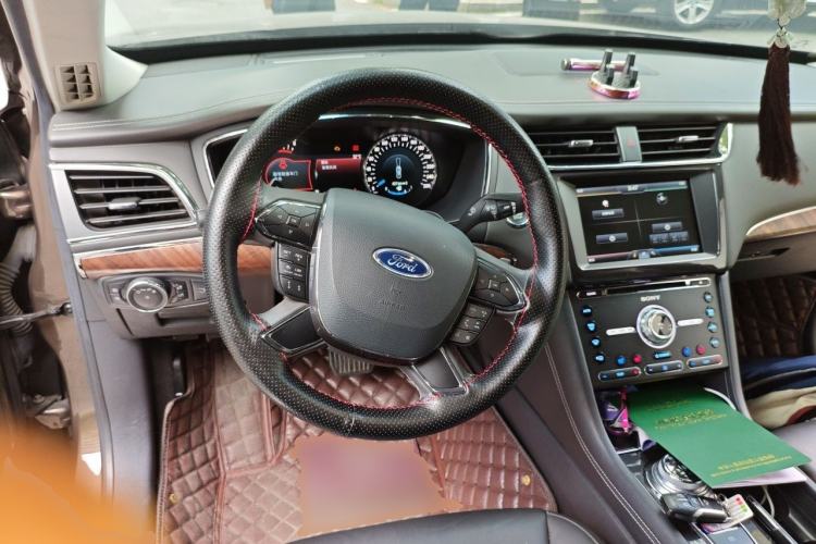 Used Ford Taurus 2015 EcoBoost 245 Luxury Model Steering Wheel