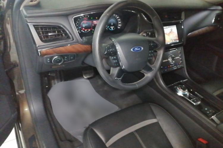 Used Ford Taurus 2015 EcoBoost 245 Ultimate Model Steering Wheel